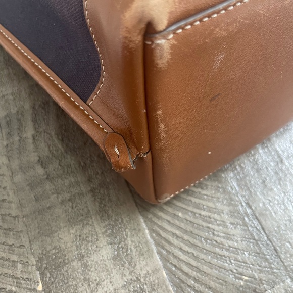 Tory Burch multi stripe multiple compartment tote in navy and leather - Picture 5 of 5